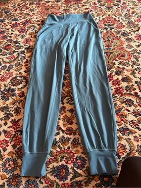 Lululemon Align Desert Teal High Waisted Jogger pants, size 4